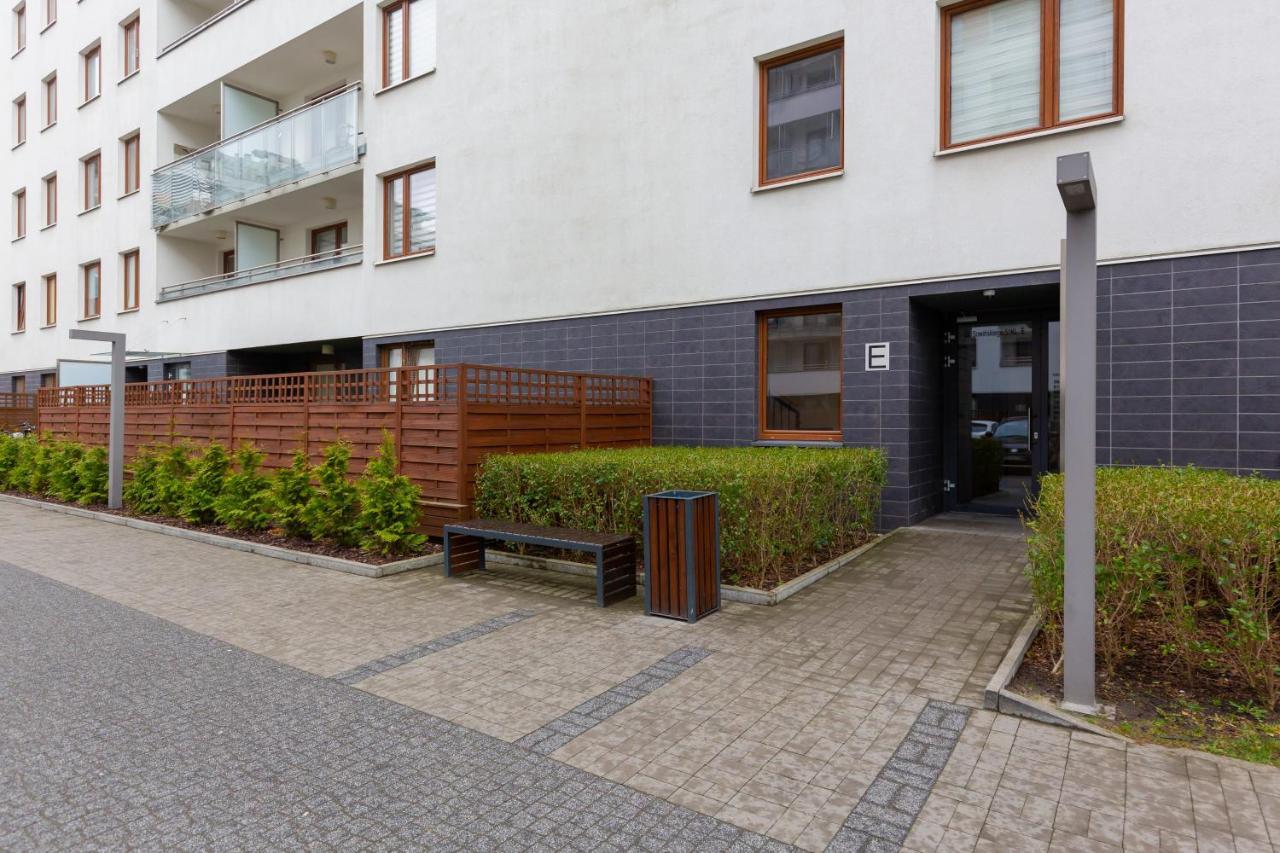 Apartament Na Woli Sowinskiego By Noclegi Renters Warsaw Exterior photo